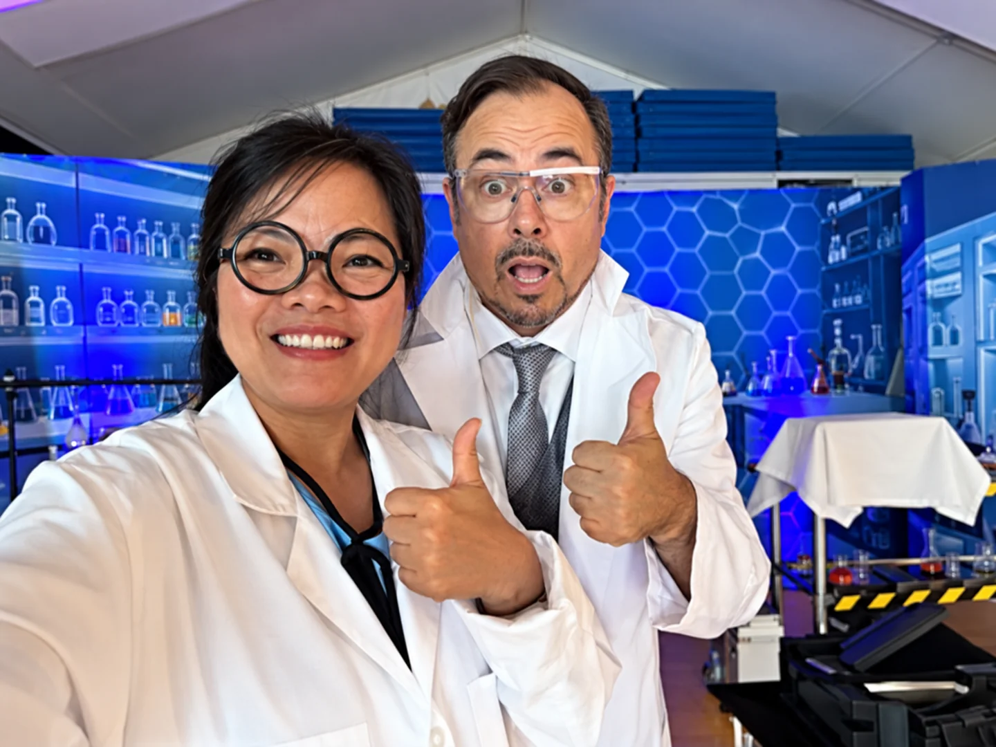 Le Professeur Alchimus et Madame Celsius, le duo du laboratoire magique